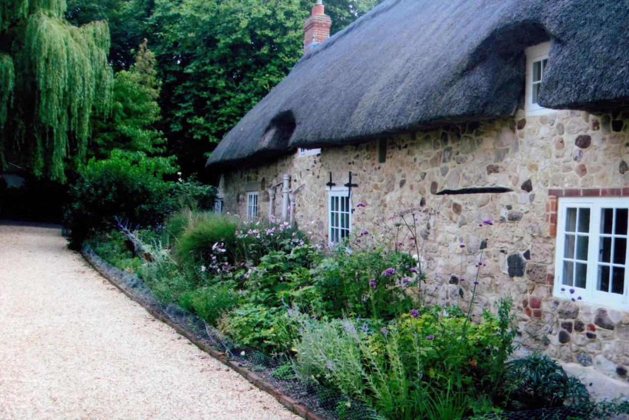 Afton Thatch: Beautiful Thatched Family Cottage Freshwater Exterior foto